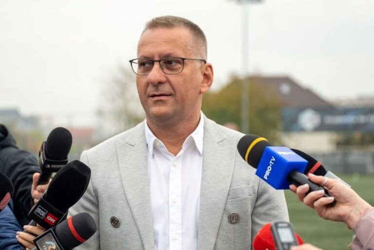 BREAKING NEWS                    Dinamo a câștigat procesul cu Vasile Șiman! Victorie URIAȘĂ la tribunal » Ce se întâmplă cu ieșirea din insolvență