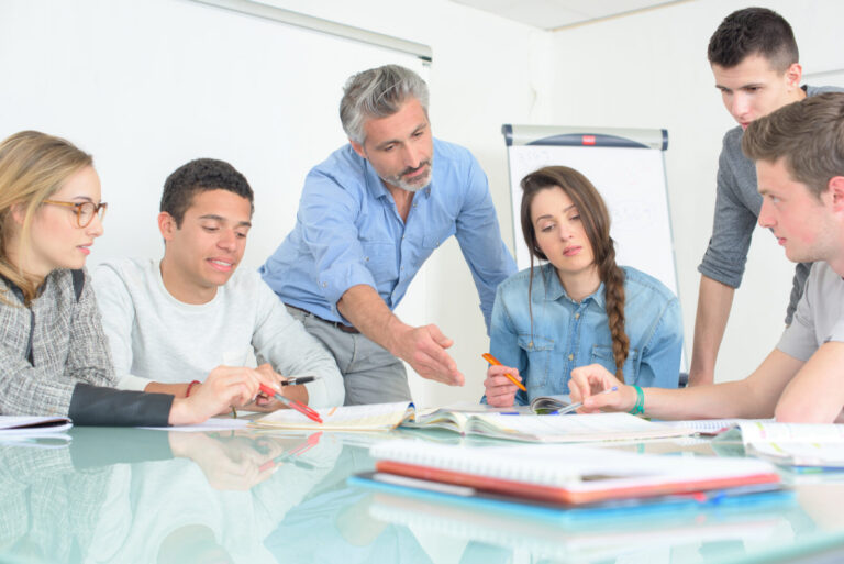OFICIAL Peste 1.500 de posturi didactice și de cercetare în 52 de universități, scoase la concurs de ministerul Educației în anul universitar 2024-2025