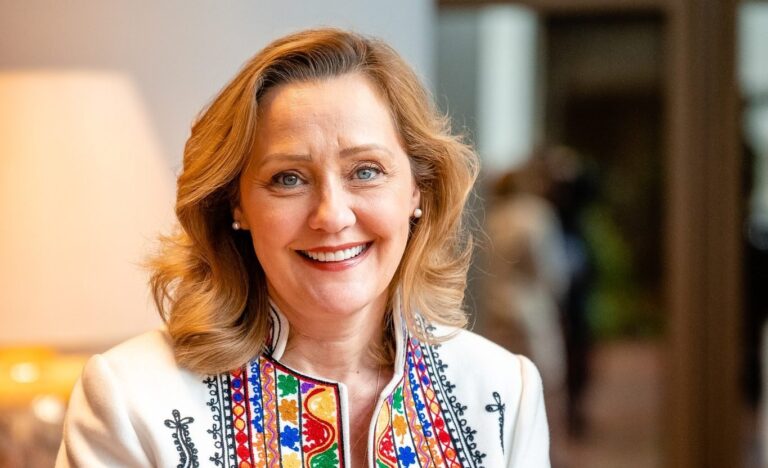 Elena Lasconi spune că Georgescu ar trebui consultat de un psihiatru. „Nu avem în program promovarea LGBTQ și nu vom trimite tineri pe front. E propagandă rusească”