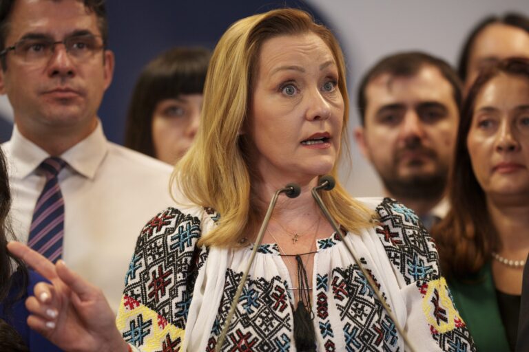 Elena Lasconi i-a trimis o scrisoare lui Donald Trump: „Nu sunt «candidatul lui Soros». Sunt din popor, ca și dumneavoastră”