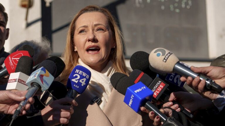 Elena Lasconi, reproșuri și condiții pentru PSD după ce Marcel Ciolacu a anunțat ieșirea din negocierile pentru Guvern: „Mint în continuare”
