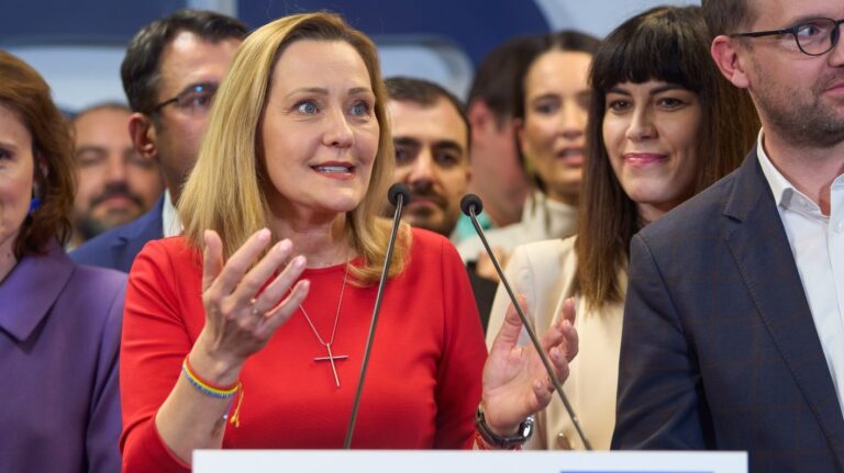 Elena Lasconi revine după ce a spus că „statul român a călcat în picioare democrația” prin anularea alegerilor prezidențiale: „Nu renunț”
