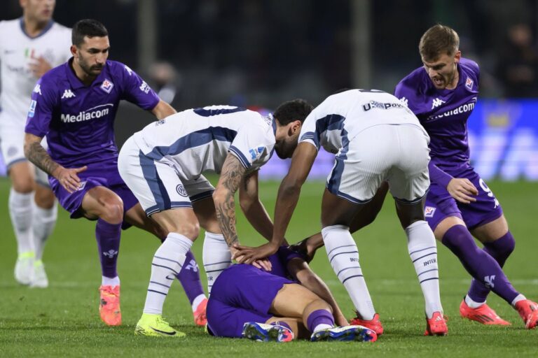 Lumea fotbalului, în stare de șoc după ce Edoardo Bove s-a prăbușit pe teren. David de Gea: „Doamne, te rog!”. Thierry Henry: „Mă rog pentru tine” » Ultimele informații despre starea fotbalistului