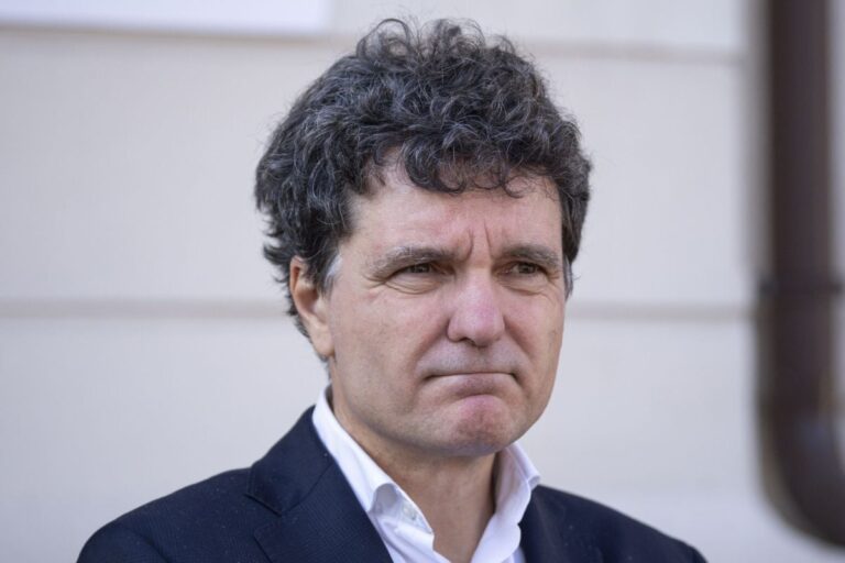 Nicușor Dan spune că o interzicere a candidaturii lui Călin Georgescu la prezidențiale seamănă cu cea a Dianei Șoșoacă