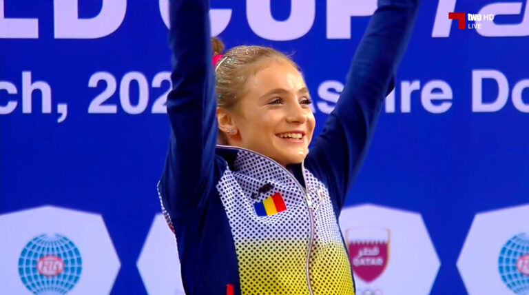 Sabrina Voinea nu s-a mai retras din gimnastică! Sportiva, înconjurată de copii pe final de an