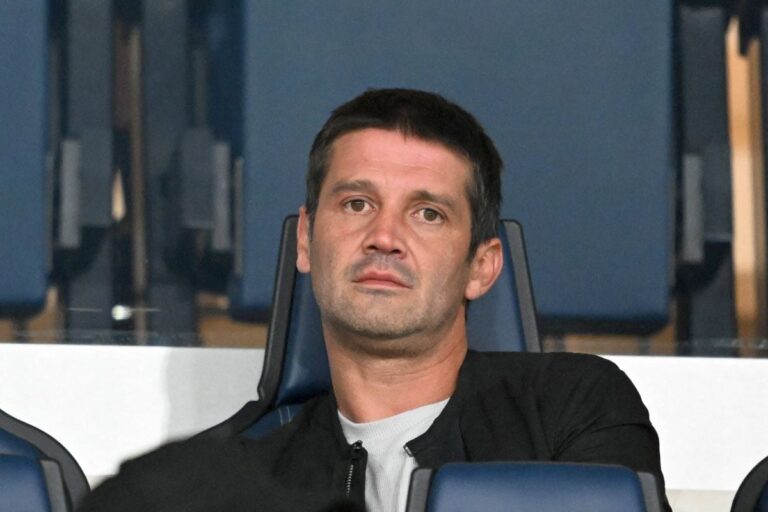 ULTIMA ORĂ                    Surpriză! Cristi Chivu, așteptat să semneze: „Favorit să devină antrenorul echipei”