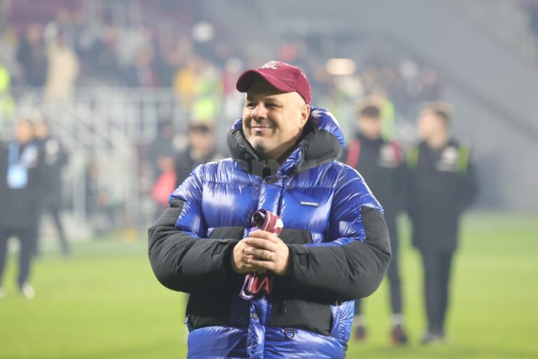 Remarcatul lui Șumudică din Rapid – Craiova: „Nu prea-mi place să dau nume, dar azi vrea să îl felicit! Extraordinar!” + Un jucător dat afară: „Pleacă!”