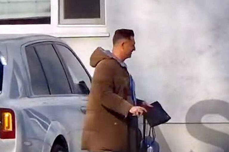 FOTO                     Mirel Rădoi a ajuns la Craiova! Primele imagini cu noul antrenor al oltenilor » Cine l-a întâmpinat