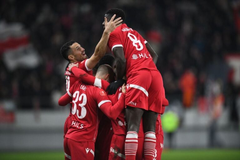 OFICIAL                    Mutare importantă făcută de Dinamo » Jucătorul a semnat