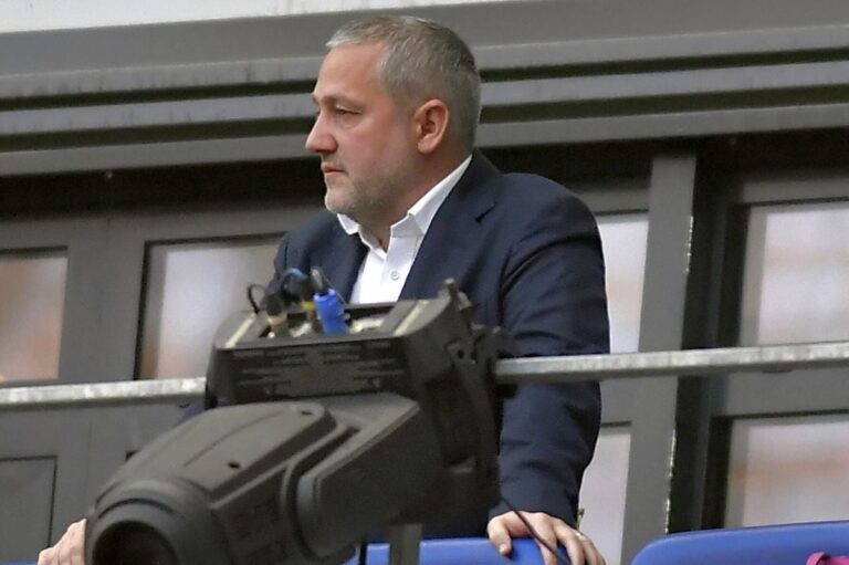 NEWS ALERT                    Rotaru i-a băgat în ședință, după 1-1 cu Dinamo » Ultimele informații din Bănie