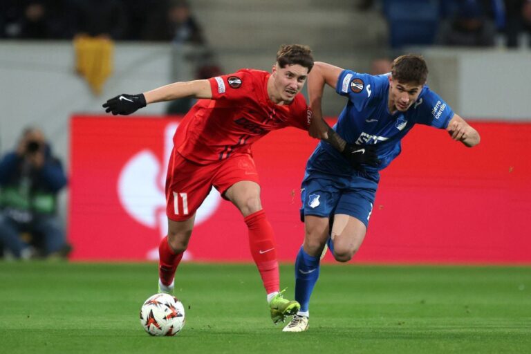 live                    Qarabag – FCSB » Ce start de meci: Șut înscrie cu o lovitură de cap! Apoi VAR anulează penalty-ul dictat pentru roș-albaștri. Clasamentul în grupa de Europa League