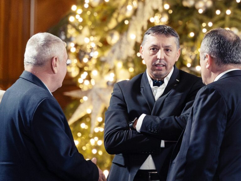 Prima reacție a lui Daniel David la atacurile lui Călin Georgescu despre „cipuri” sau „Soroș”: Sunt și voi fi un adversar al ideilor dumneavoastră despre lume, pentru că eu cred că lovesc în știință și religie, deci în șansa bunăstării românilor, trezind vechiul obscurantism care ne poate menține în bizarerii, izolare și subdezvoltare