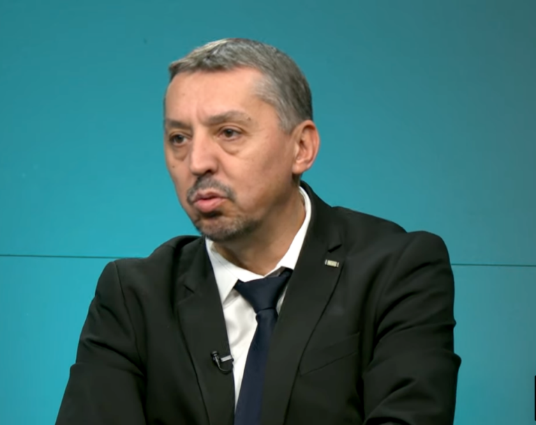 Pregătirea profesorilor de liceu pentru formarea de competențe pe noile programe școlare și noul curriculum „va fi o chestiune de luni”, spune ministrul Educației și Cercetării, Daniel David: Mi-ar plăcea, cumva, poate, să începem acest lucru din toamnă