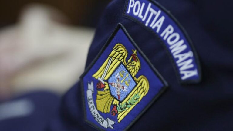 Minor agresat în curtea Liceului Economic