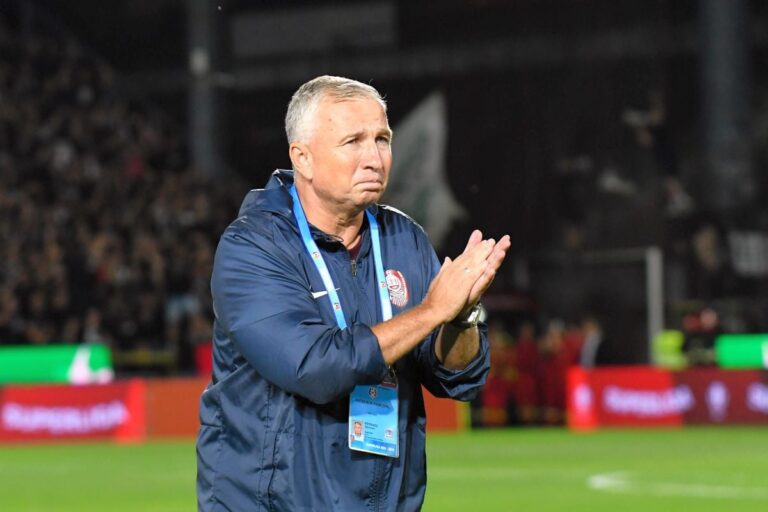 NEWS ALERT                    Dan Petrescu, la două zile de plecarea de la CFR Cluj! » Tensiune maximă la club, șefii aprobă tacit protestul la adresa antrenorului: „Am fost nemulțumiți tot timpul, ne dorim mai mult”