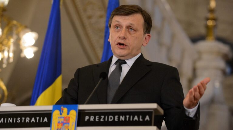 Motivul pentru care Crin Antonescu va fi măsurat în sondaje de PSD și PNL. Ciprian Ciucu: „S-a trezit aruncat în arenă prematur”