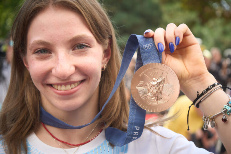 Elevă în clasa a XII-a, gimnasta Ana-Maria Bărbosu, medaliată cu bronz la Jocurile Olimpice, după ce a fost admisă la Stanford: Antrenorii m-au introdus în ideea de a studia la universități din America, unde voi concura în competițiile universitare