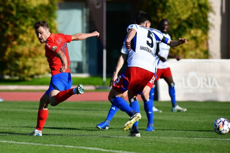 live                     FCSB – Hamburg se joacă ACUM » Olaru s-a accidentat și a fost schimbat. Reporterii GSP transmit de la stadion