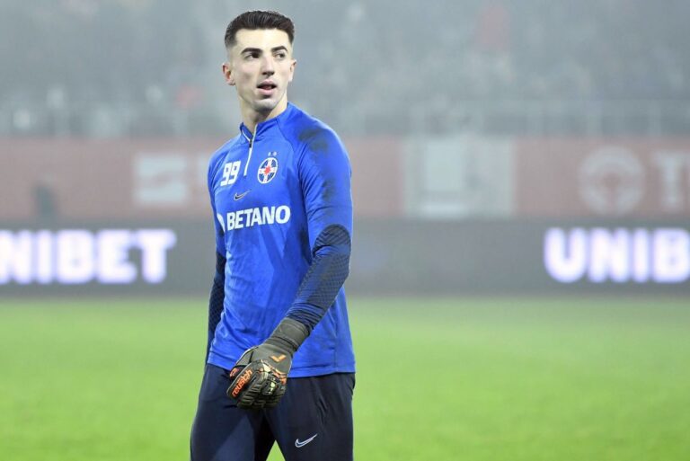 BREAKING NEWS                    Andrei Vlad a semnat în Superliga și este așteptat în cantonamentul rivalei FCSB-ului din play-off » Detaliile contractului
