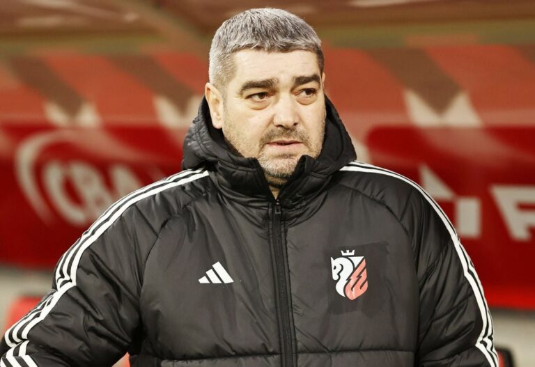 ULTIMA ORĂ                    Antrenor pe făraș în Superligă! Liviu Ciobotariu e favorit să îl înlocuiască