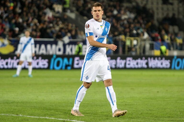 ULTIMA ORĂ                    Duel în mercato în Superliga! Două echipe se luptă pentru internaționalul ucrainean