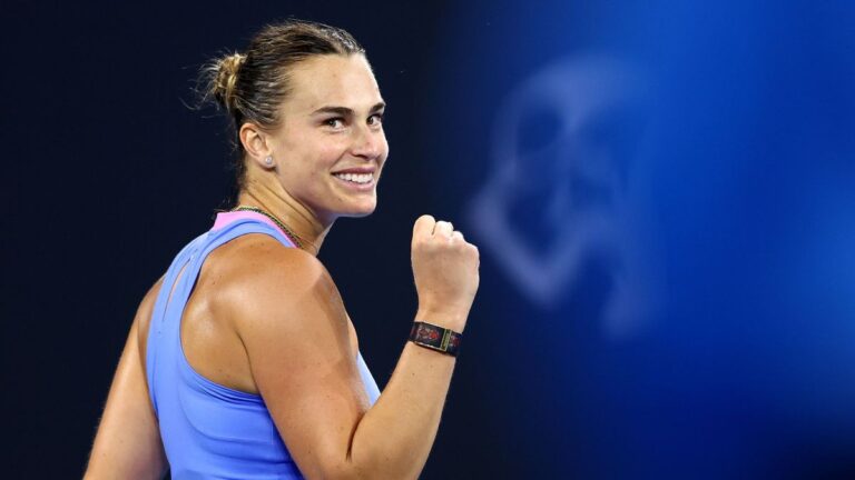 Sabalenka, pentru a treia oară consecutiv în finala AO! A defilat cu Badosa