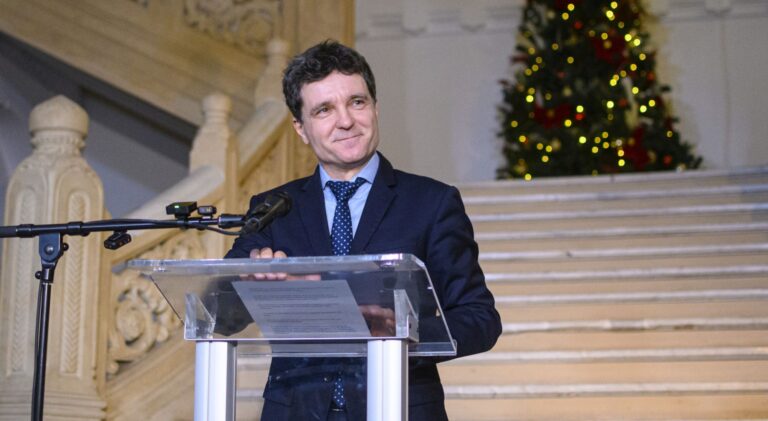 Nicușor Dan, după ce Crin Antonescu și-a suspendat candidatura la prezidențiale: „Nu le poți cere unor oameni ocupați să te valideze de la Crăciun până la Revelion”