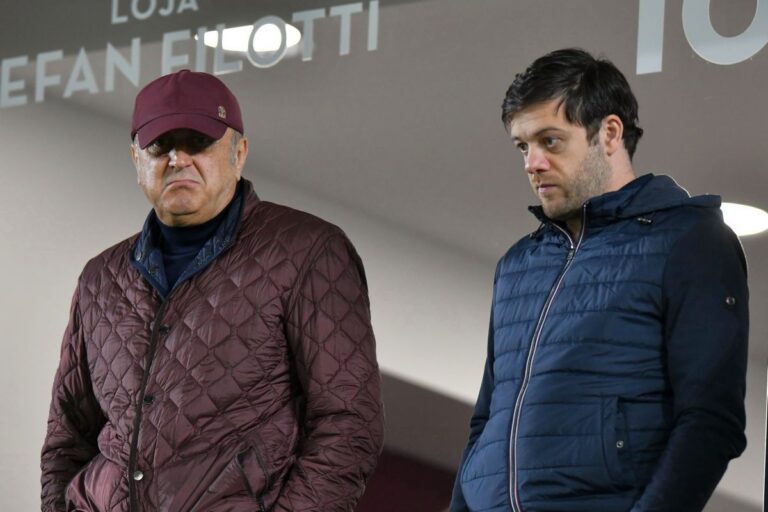 EXCLUSIV                    Implozie în Giulești: Rapidul riscă să înceapă noul sezon cu DEPUNCTARE și să aibă transferurile blocate! » De unde a venit lovitura