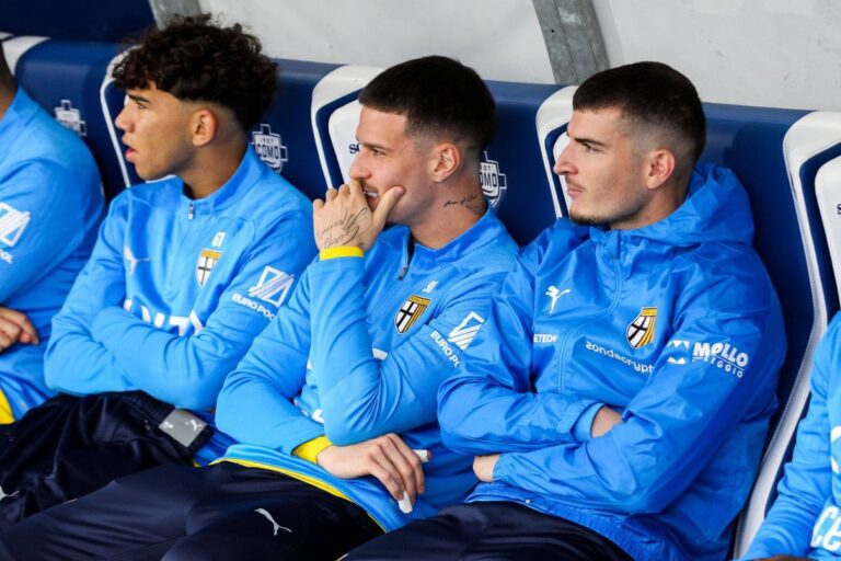 Anunțul momentului din Italia: Dennis Man și Valentin Mihăilă pleacă de la Parma