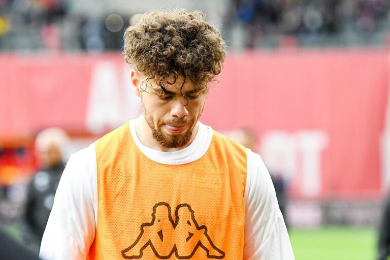 ULTIMA ORĂ                    Încotro, Andrei Borza? Rapid așteaptă oferte pentru fundașul stânga: cât ar costa transferul