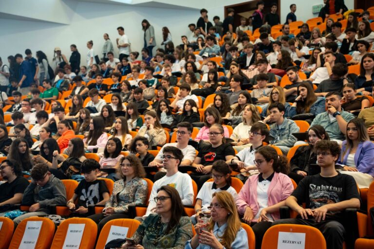 VIDEO Principalul motor în școală și în Educație rămâne profesorul, mai ales când vine vorba despre adaptare, inteligență artificială, tehnologie și inspirație / Conferința Națională 3DUTECH 2025 – Modelează viitorul!