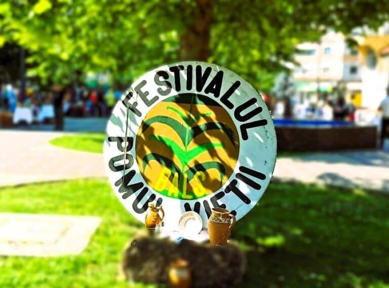 „Pomului Vieții” renaște la Balș. Târg al meșteșugarilor locali pe 29 mai