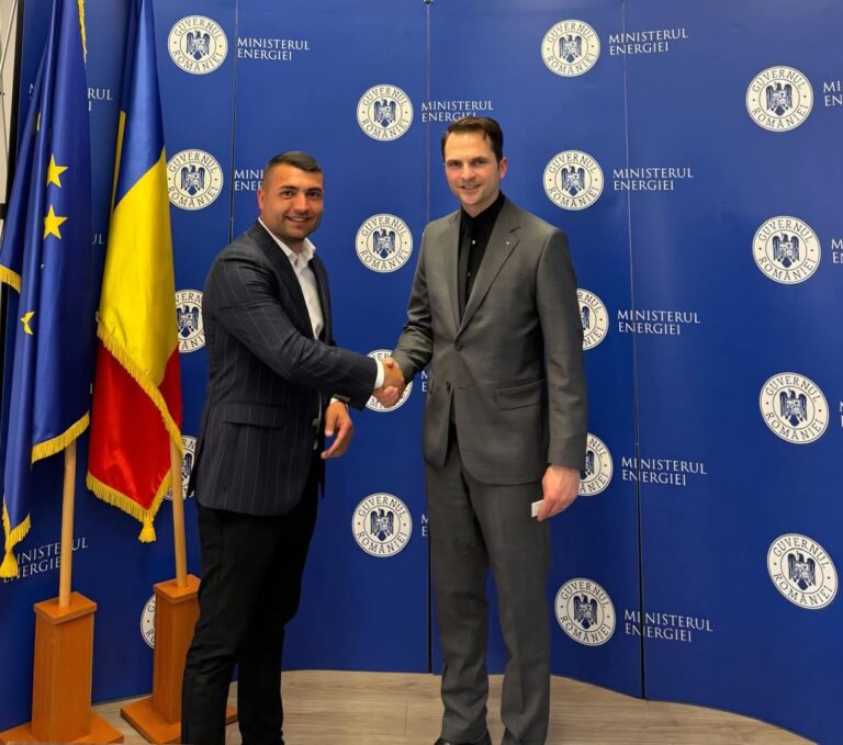 Bărăști face pasul spre viitor. Contract semnat pentru un parc de panouri fotovoltaice finanțat din fonduri europene