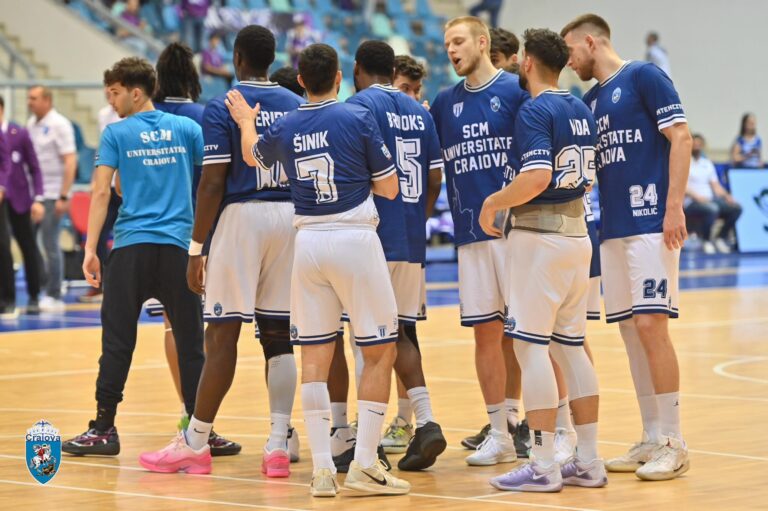 Baschet / SCMU Craiova, fără șanse în fața Rapidului, a încheiat campionatul pe locul 8