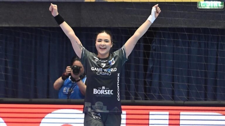 Handbal (f) / Un transfer sonor! Alicia Gogîrlă este, oficial, jucătoarea Craiovei