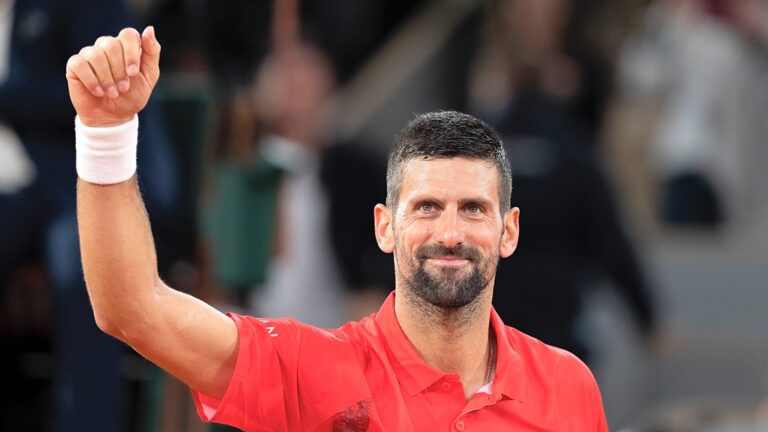 Novak Djokovic a trecut în trei seturi identice de McDonald, la Roland Garros