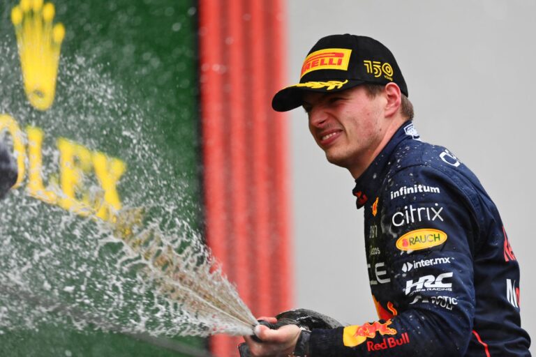 F1 / Max Verstappen, triumfător la Emilia-Romagna! McLaren a avut doi piloţi pe podium