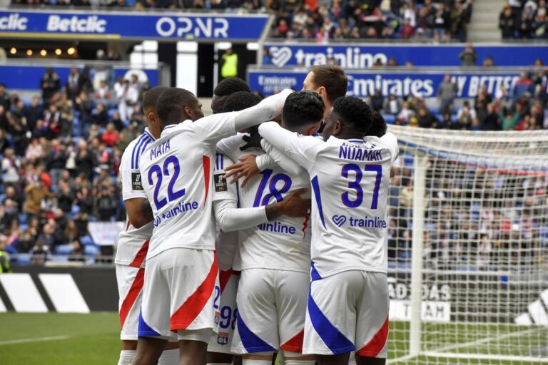 BREAKING NEWS                    Ce urmează pentru Lyon, după retrogradarea în Ligue 2