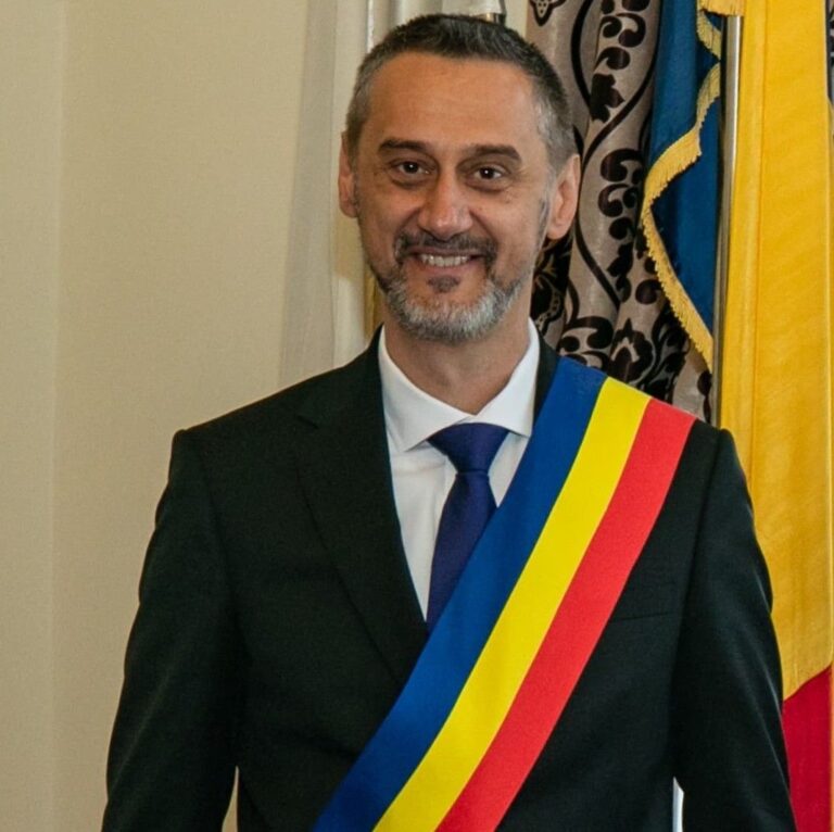De un an, Mario De Mezzo