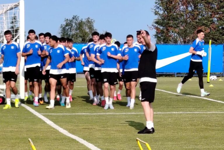 VIDEO+FOTO                    Schimbări masive la Farul, în ziua reunirii » 9 jucători sunt „PA” + prezență-surpriză: fotbalist cotat la 1,2 milioane de euro