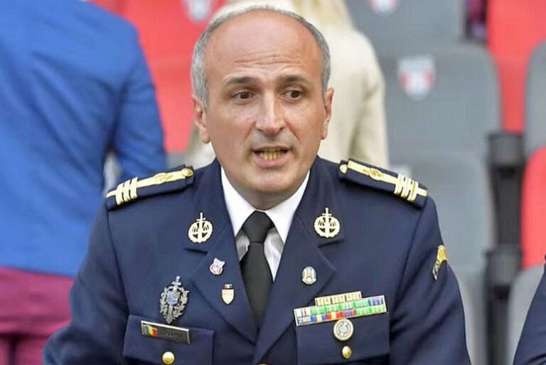 BREAKING NEWS                    Florin Talpan a luat foc după ce a auzit anunțul lui Mihai Stoica: „De ce să stăm în genunchi în fața unui condamnat ca Becali?”