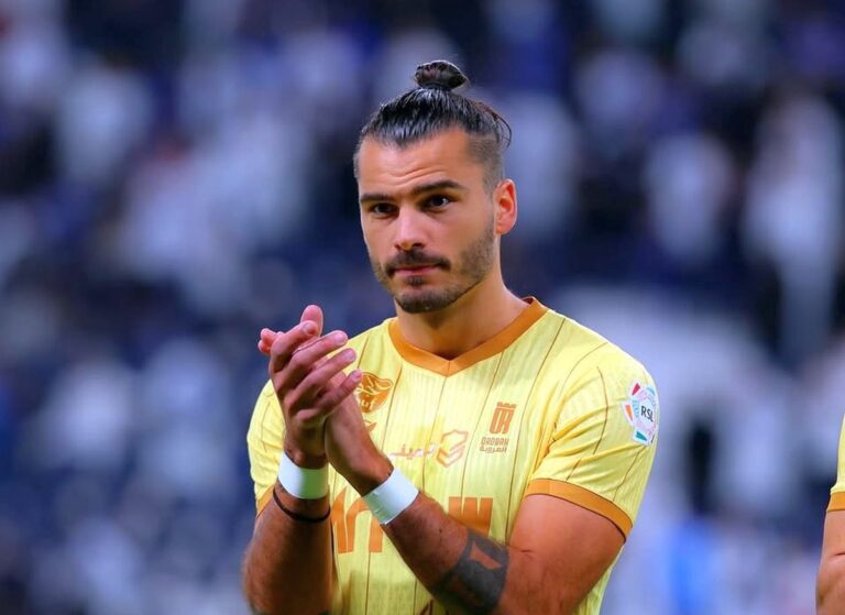 EXCLUSIV                    Dorit de FCSB și CFR Cluj, Karlo Muhar a ales și a semnat pe doi ani în Superliga: salariu de 600.000 de euro pe sezon! Patronul clubului jubilează, într-o primă reacție pentru GSP.ro