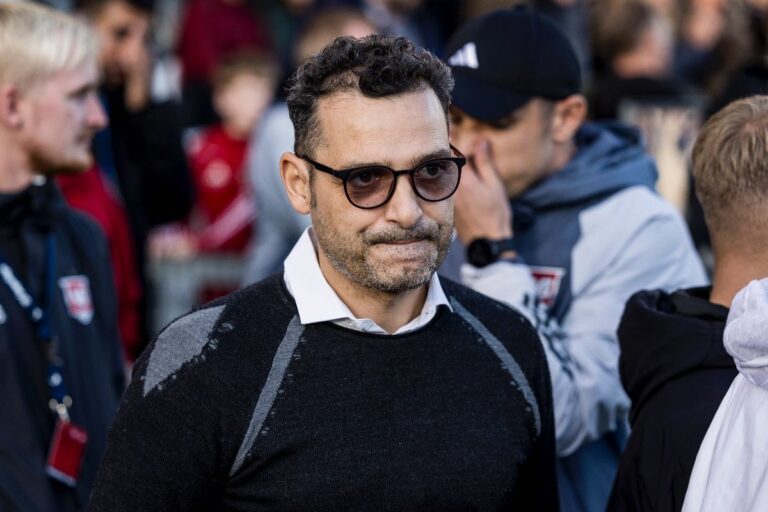 BREAKING NEWS                    Mihai Teja este noul antrenor din Superliga » Anunțul serii în fotbalul românesc