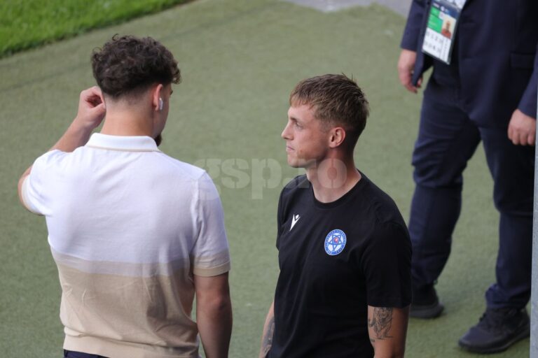 CORESPONDENȚĂ GSP                    Chemat la raport! Marea țeapă a lui Șucu, printre „tricolorii” U21, înainte de România – Slovacia: scena surprinsă în stadion