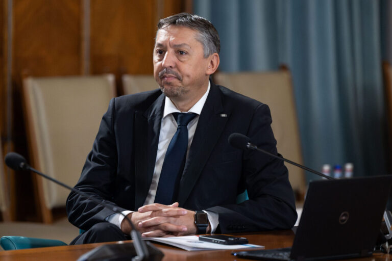 Ministrul Educației, Daniel David, replică pentru fostul ministru al Proiectelor Europene, Marcel Boloș: Dacă nu renegociam PNRR, România risca să piardă 1,7 miliarde de euro din fondurile pentru educație, nu doar 700 de milioane. Este vorba despre ceea ce s-a planificat înainte să vin eu