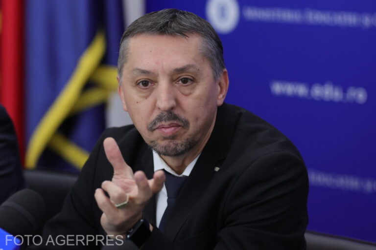 BREAKING Planurile-cadru pentru liceu au fost aprobate de ministrul Daniel David: Este primul pas în reforma pe care trebuie să o facem de acum încolo – lucrul la programe, manuale, trainingul profesorilor / Pariul meu: peste 4-5 ani ar trebui să vedem o modificare semnificativă a ratelor de analfabetism funcțional la liceu și o participare mai mare la Bacalaureat