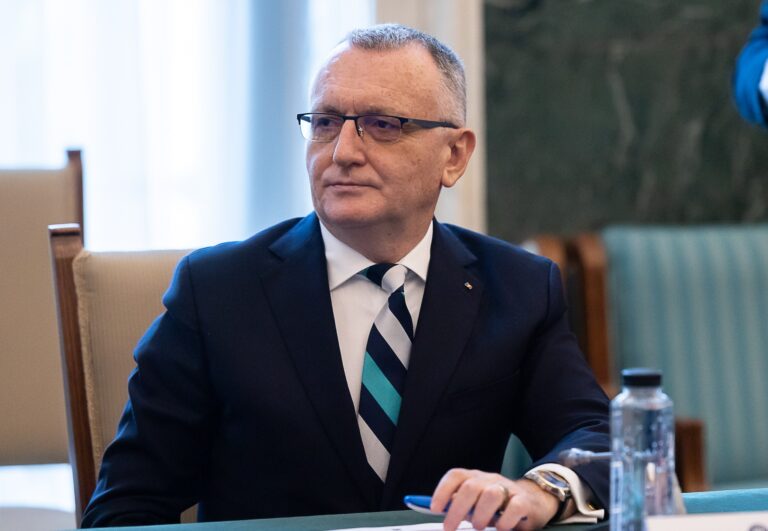 BREAKING Consiliul Rectorilor susține creșterea temporară a normei didactice în învățământul superior cu două ore, ca măsură de solidaritate în contextul socio-economic actual / Decizia a fost luată în unanimitate