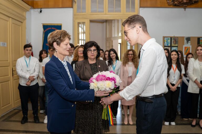 Vizită regală. Alteța Sa Principesa Elena a României – oaspete al Colegiului Național „Frații Buzești”