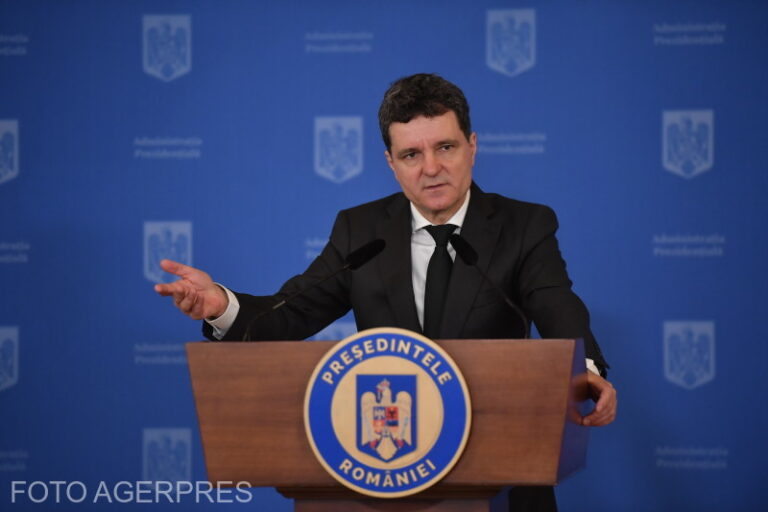 Președintele Nicușor Dan, mesaj de Ziua Învățătorului 2025: Nu putem cere performanță fără a oferi respectul cuvenit și susținerea concretă pe care această vocație nobilă de profesor le merită