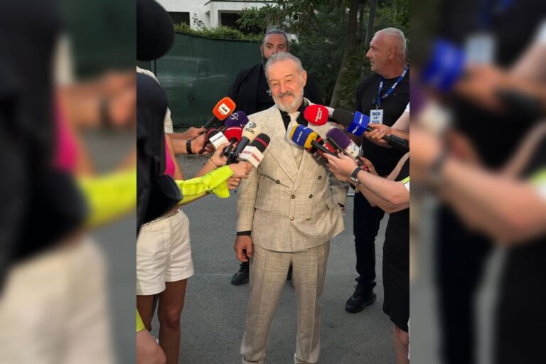 GALERIE FOTO                    Cum a apărut Gigi Becali la nunta cuplului Kira Hagi – Thomas Ferfelis: „Am inima nebună, îmi vine să dansez!”